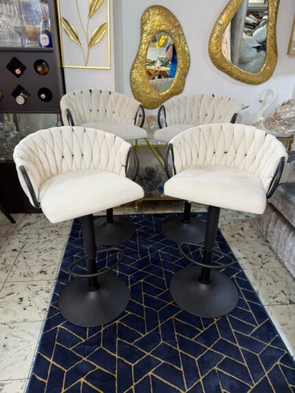 Silla trenza con base negra solo color de tapizado Beige